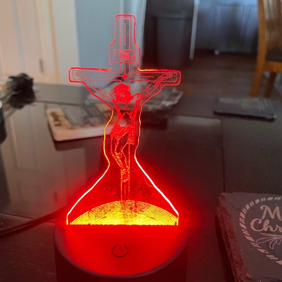 Meet your Poshers , Ray & Sue - Picture 8 of 17